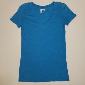 Lightweight V-neck